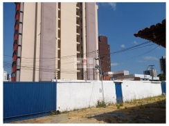 Terreno 30x32 960m2, área construída 455m2, 16 salas