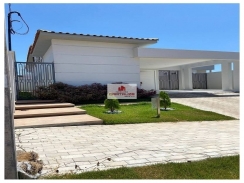 Casa com 160m2, com 3 quartos, 2 suítes