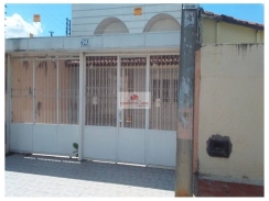 Casa polo de Saúde, geminada, com área construída de 154,86m2