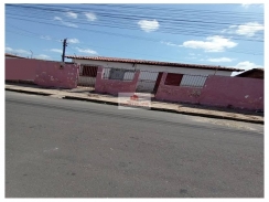Terreno de (20x30), plano, murado, boa localização, no Dirceu Arcoverde