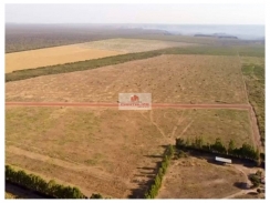 Fazenda com 3400 hectares, aptidão para grãos, toda plana e cercada