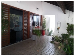 Casa duplex, com 600m2, com escritório, 5 suítes, 6 banheiros